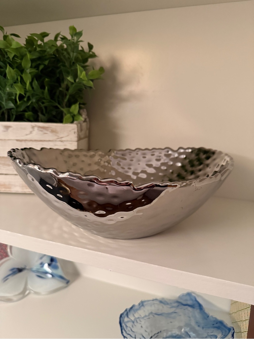 BAROQUE COLLECTION SILVER COLOR ORNATE SCULPTED EDGES SERVING BOWL